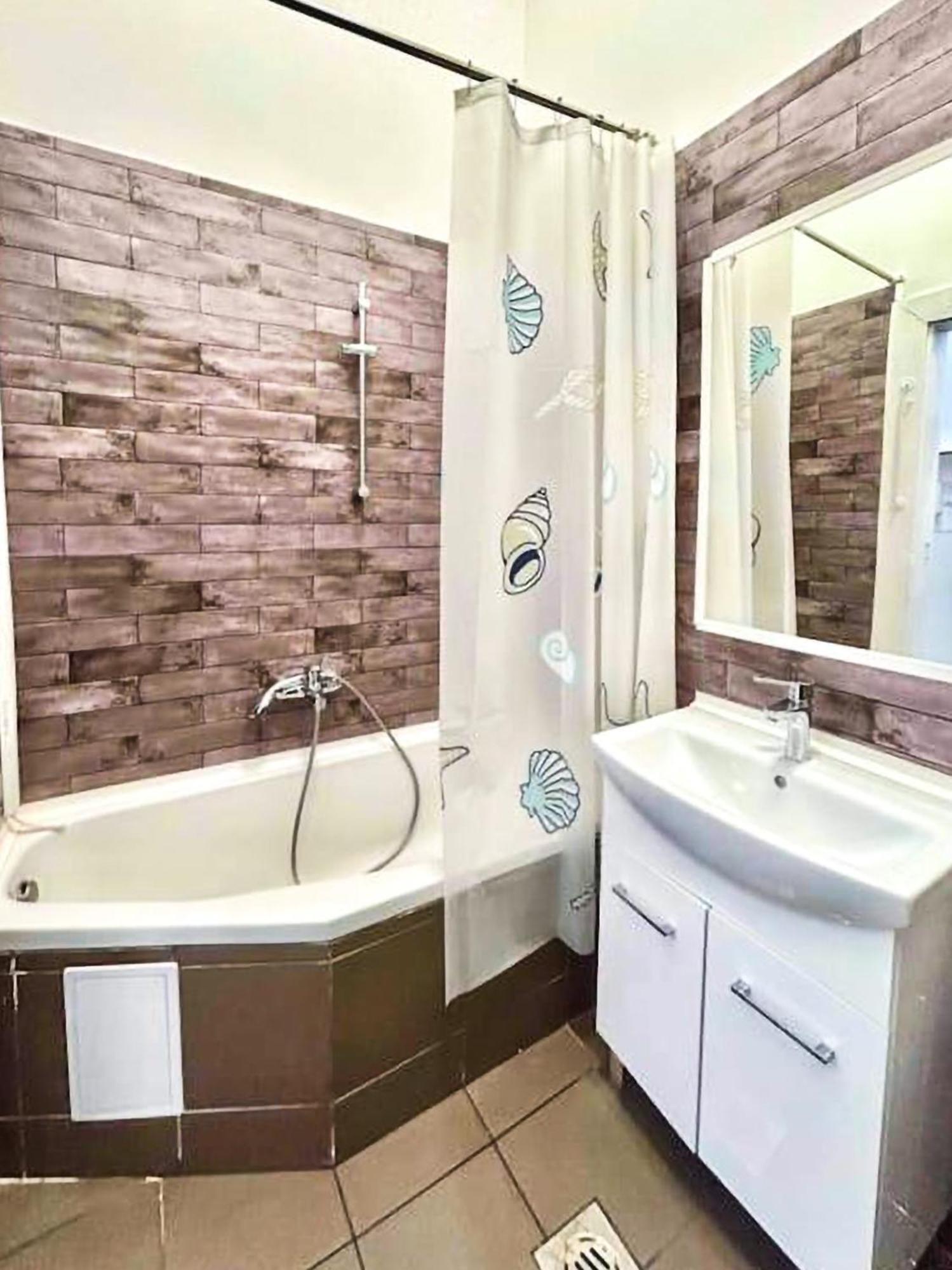 Stylish Haven In The Center Apartment